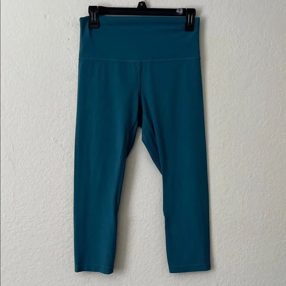 Like New! Lululemon Dark Green Lightweight High Waist Ankle Leggings in Size 8